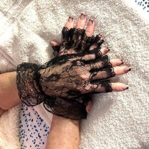 BLACK Ladies and Girls Ruffled Lace Gloves Finger Free Bridal Wrist  M pre-owned
